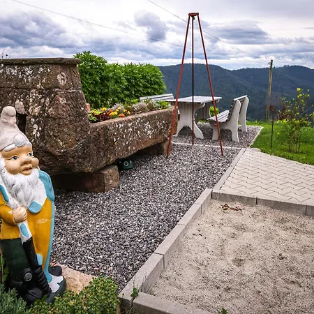 Sandras Bergstation Apartman *